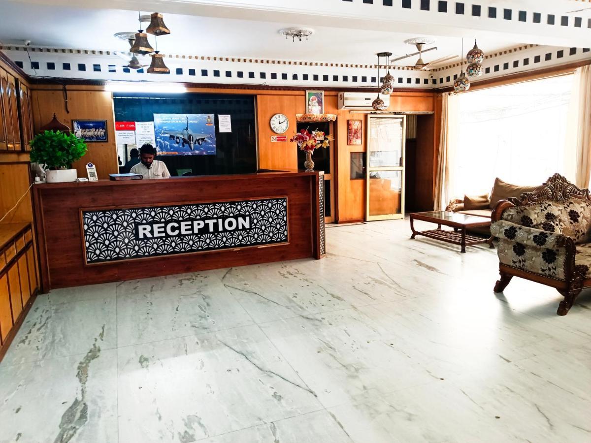 Hotel Krone Near Igi Airport Delhi New Delhi Exteriör bild
